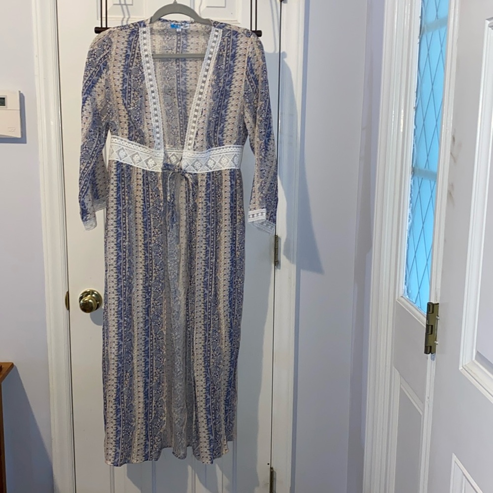 Rebellion Again‎ Kimono Kaftan Women’s Small Coverup Floral Lace Long Sleeve